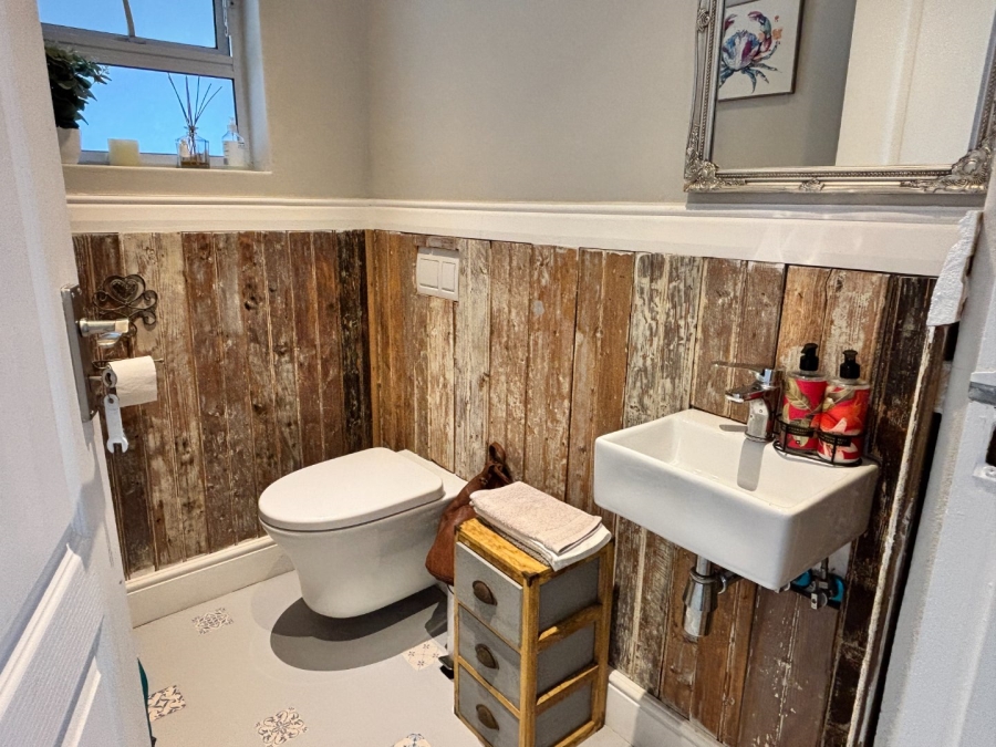 4 Bedroom Property for Sale in Gordons Bay Village Western Cape